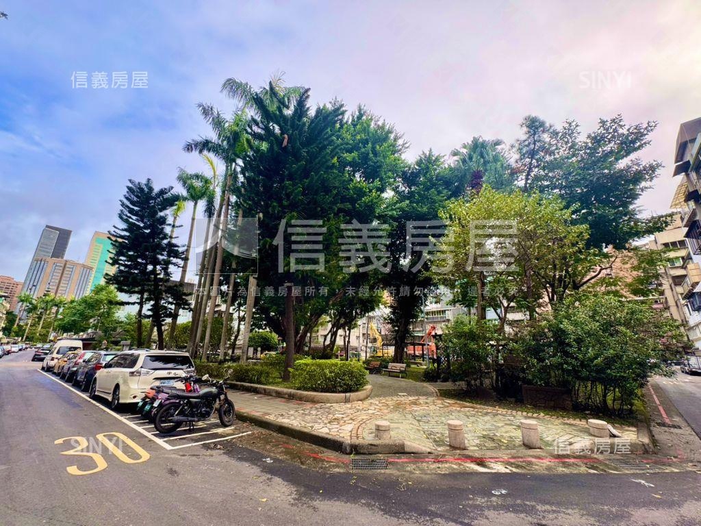 大安雙捷運管理四房房屋室內格局與周邊環境