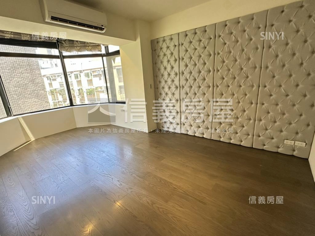 就看這間康和摘星房屋室內格局與周邊環境