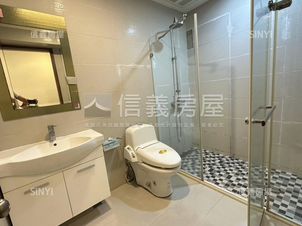 就看這間康和摘星房屋室內格局與周邊環境