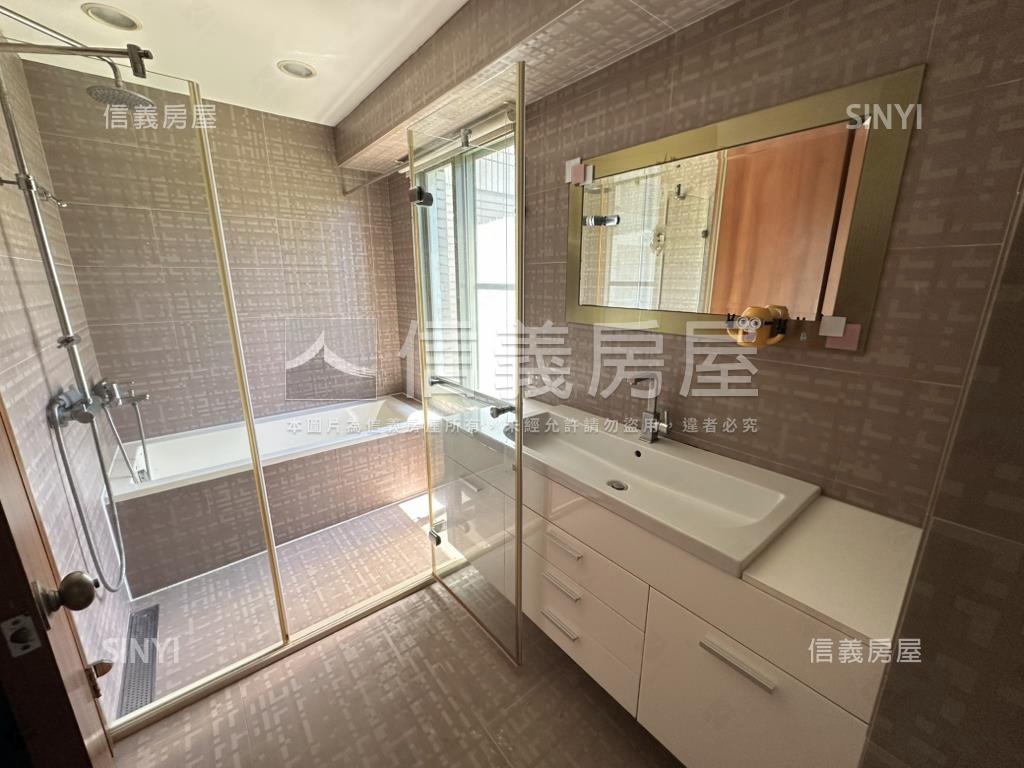 就看這間康和摘星房屋室內格局與周邊環境