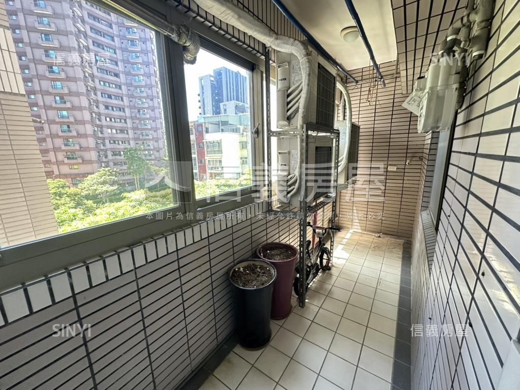 就看這間康和摘星房屋室內格局與周邊環境