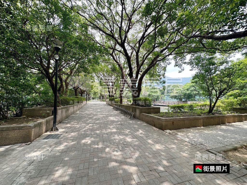 就看這間康和摘星房屋室內格局與周邊環境