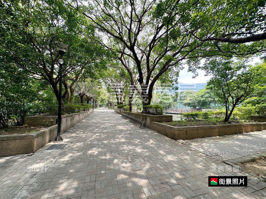 就看這間康和摘星房屋室內格局與周邊環境