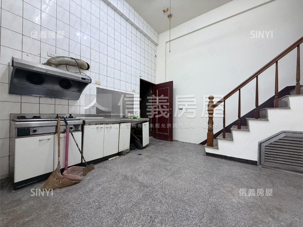 東區龍邦透天稀有釋出房屋室內格局與周邊環境