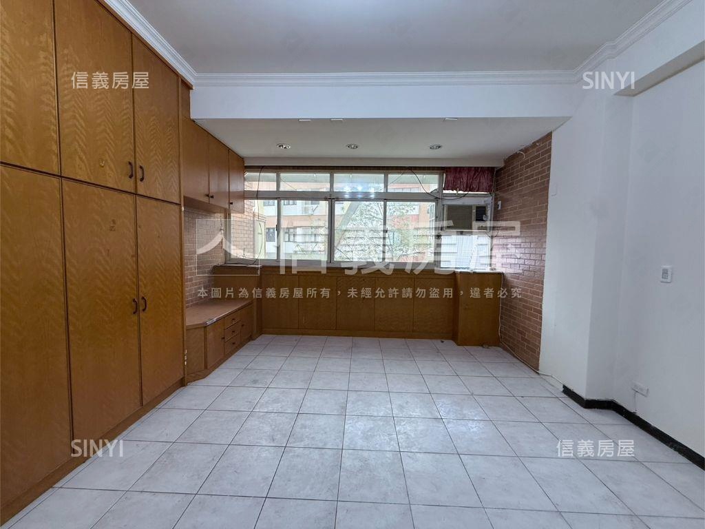 東區龍邦透天稀有釋出房屋室內格局與周邊環境