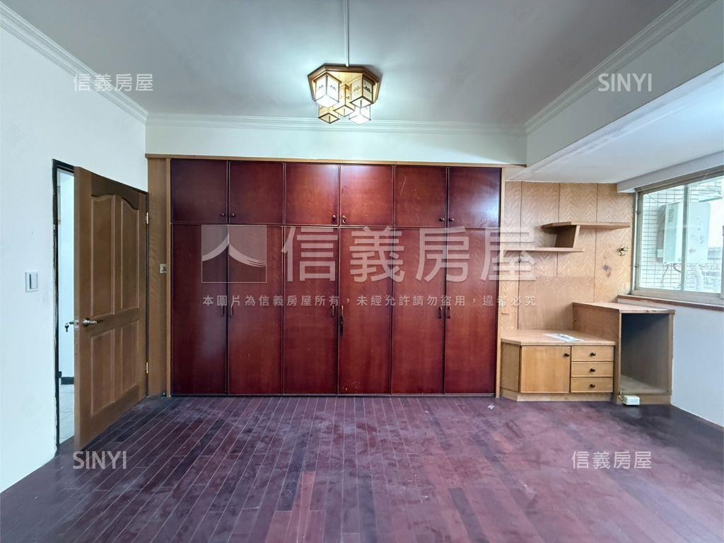 東區龍邦透天稀有釋出房屋室內格局與周邊環境