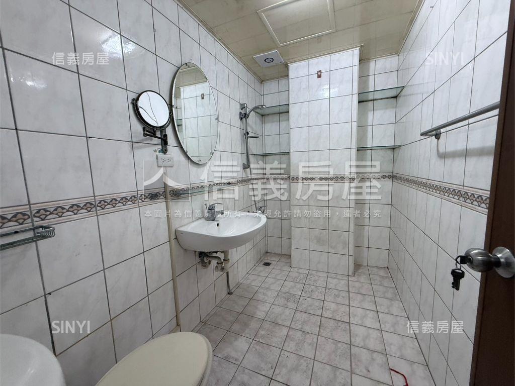 東區龍邦透天稀有釋出房屋室內格局與周邊環境