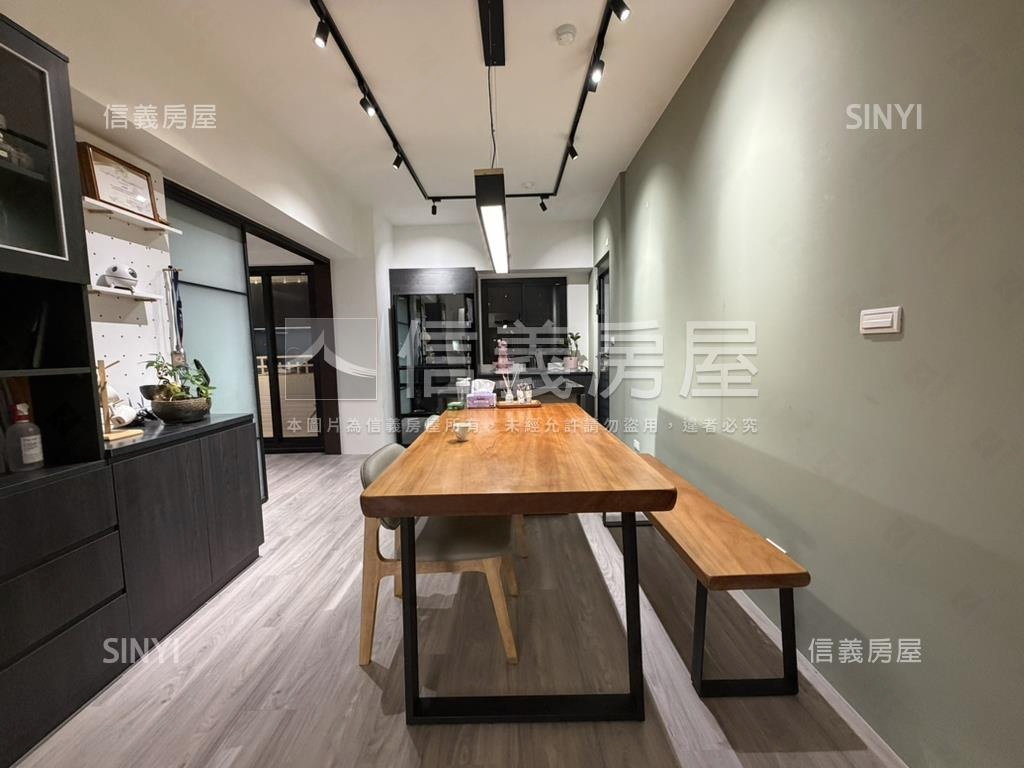 武陵中正裝潢採光三房房屋室內格局與周邊環境