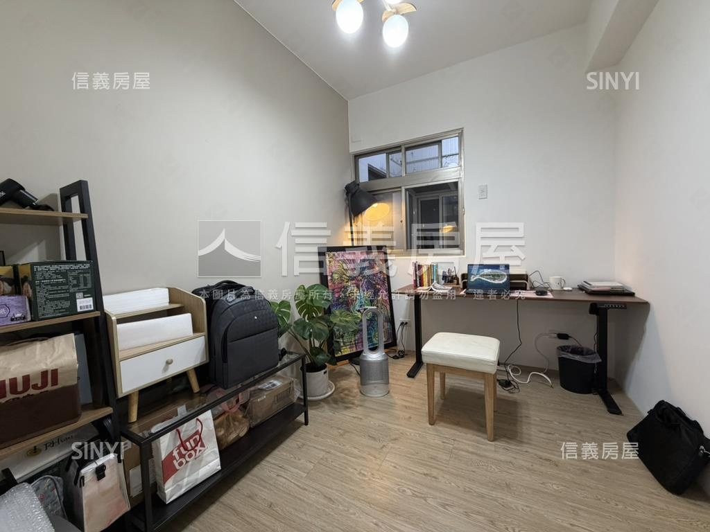 武陵中正裝潢採光三房房屋室內格局與周邊環境