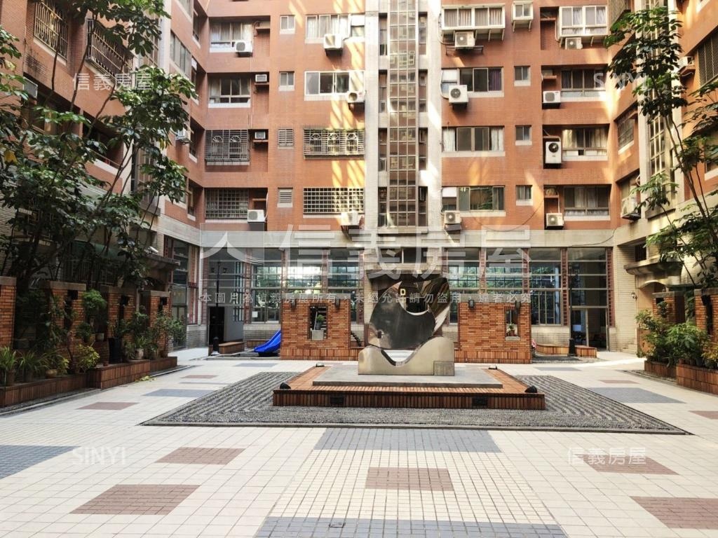 武陵中正裝潢採光三房房屋室內格局與周邊環境