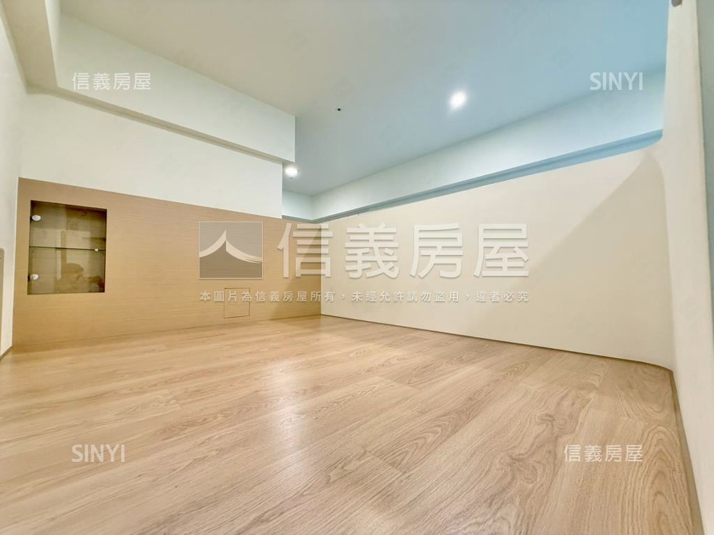 高鐵富翼高樓裝潢美屋房屋室內格局與周邊環境