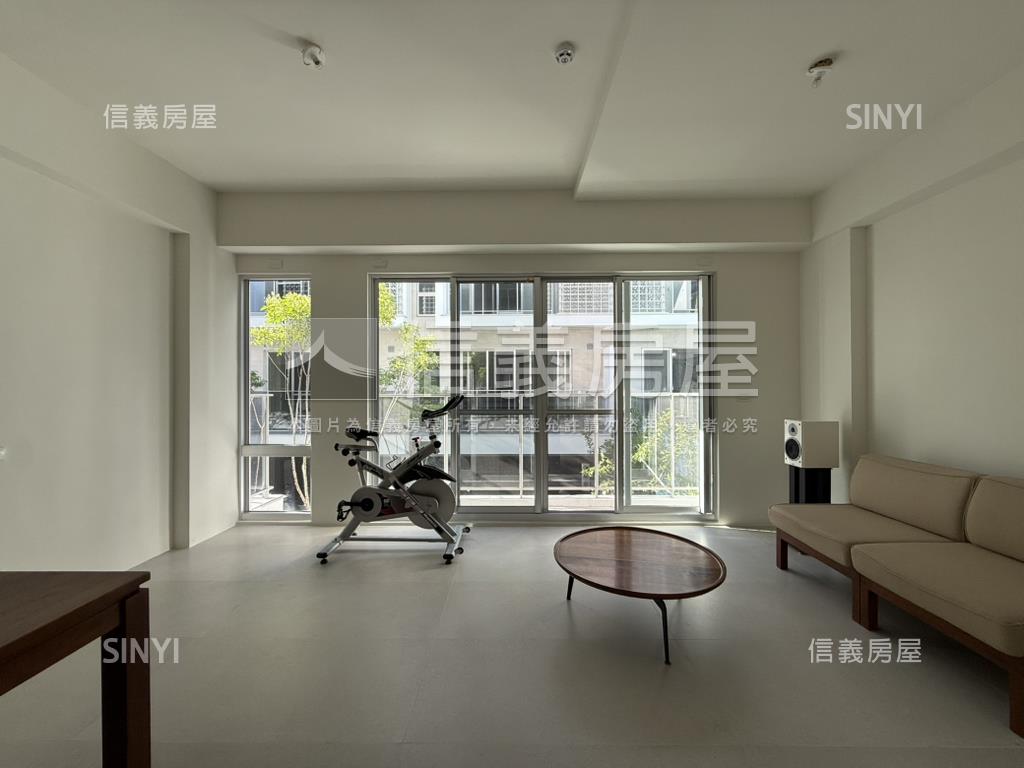 裕信二街電梯別墅房屋室內格局與周邊環境