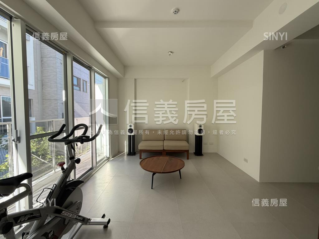 裕信二街電梯別墅房屋室內格局與周邊環境