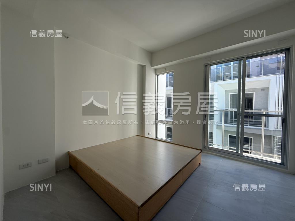 裕信二街電梯別墅房屋室內格局與周邊環境