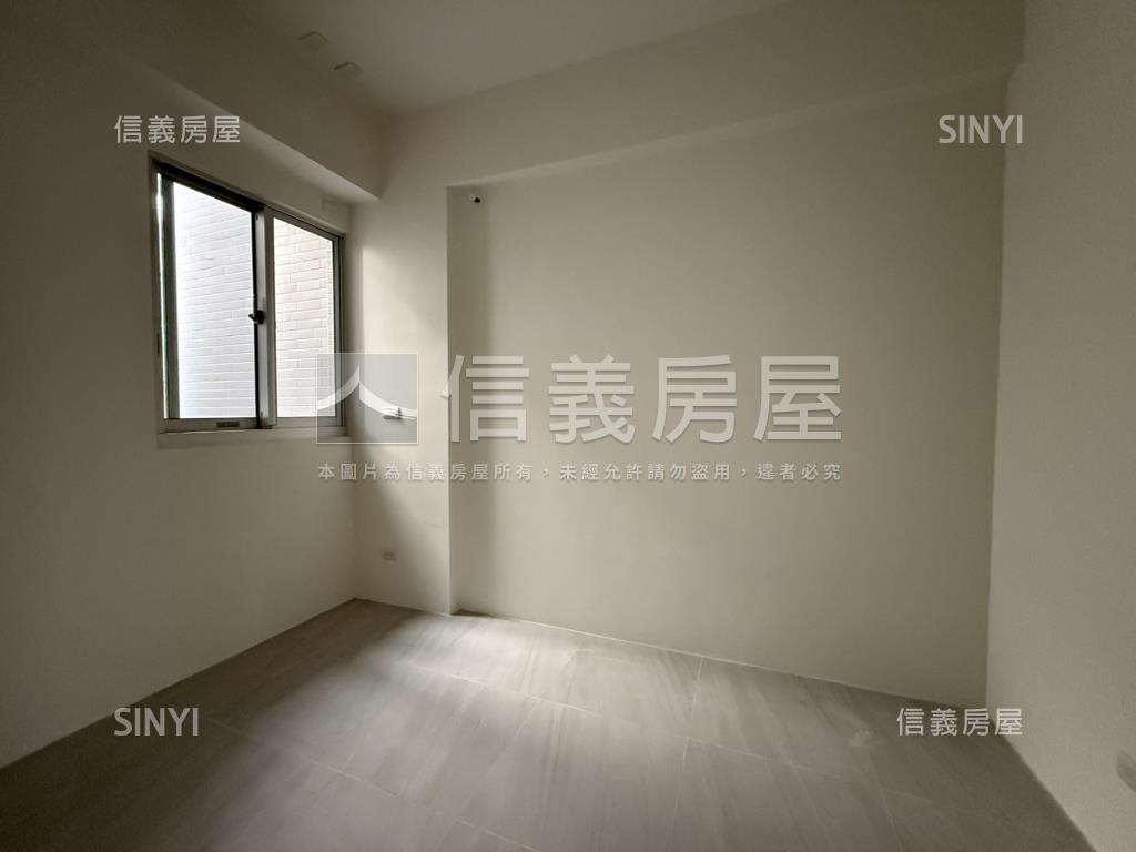 裕信二街電梯別墅房屋室內格局與周邊環境