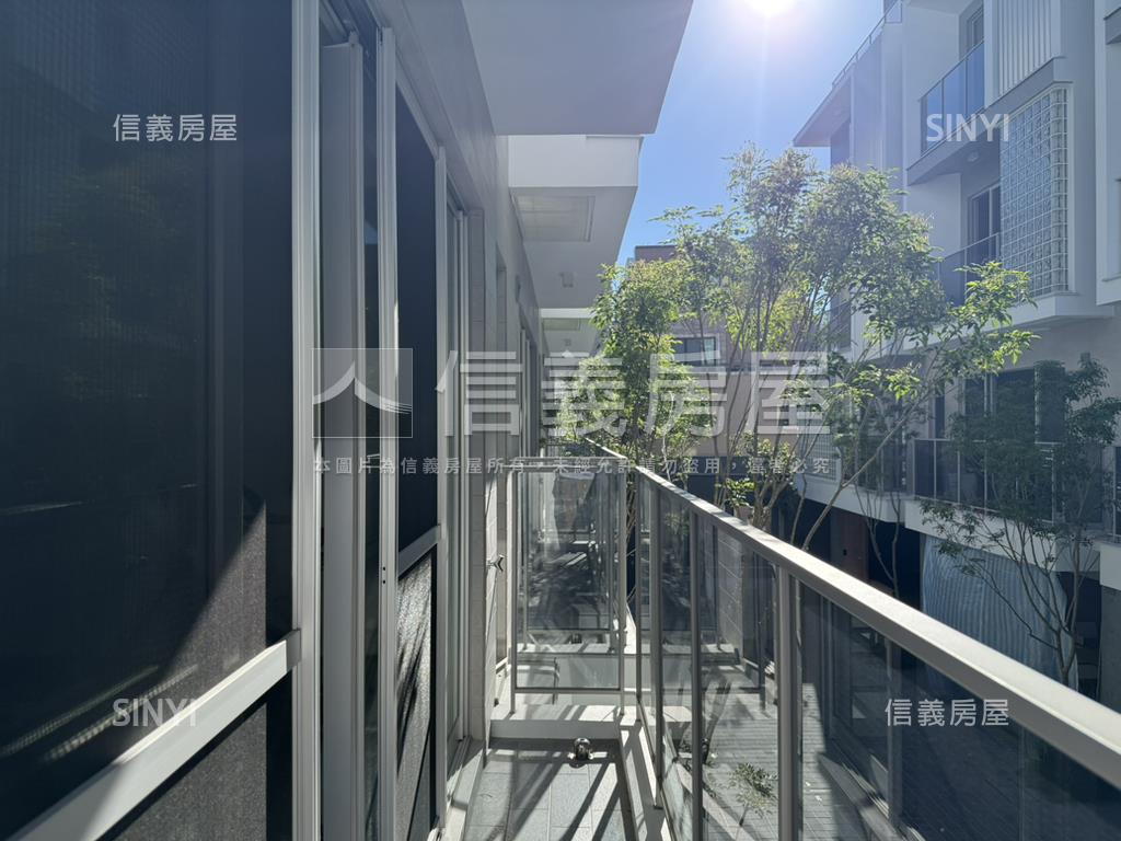 裕信二街電梯別墅房屋室內格局與周邊環境
