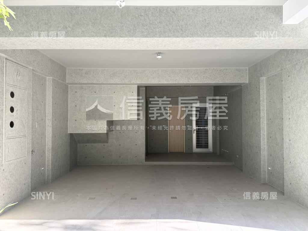 裕信二街電梯別墅房屋室內格局與周邊環境