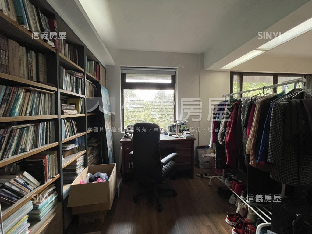 低總綠意兩房房屋室內格局與周邊環境