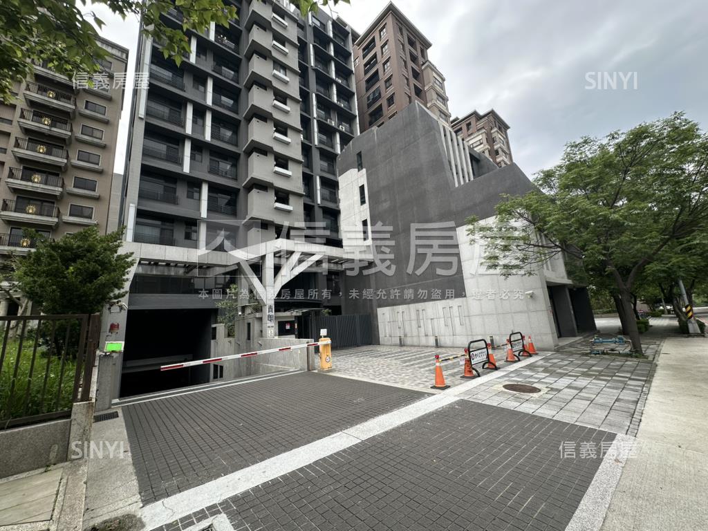 青埔青朗２房車位房屋室內格局與周邊環境