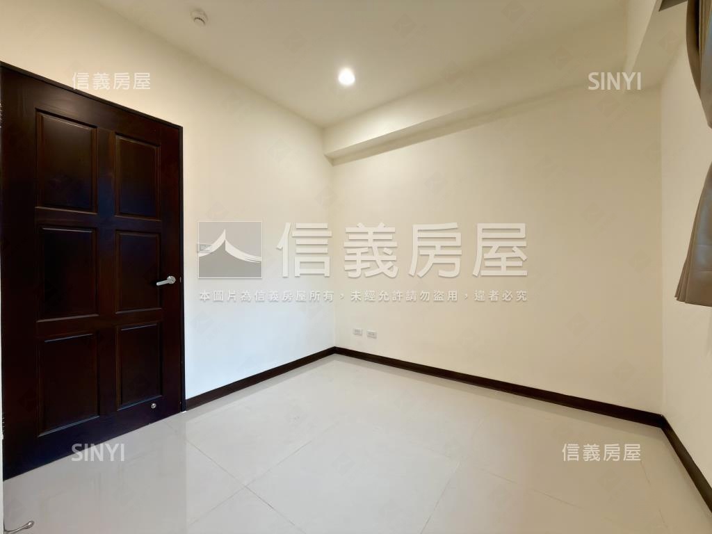 世界之星高樓三房車位房屋室內格局與周邊環境