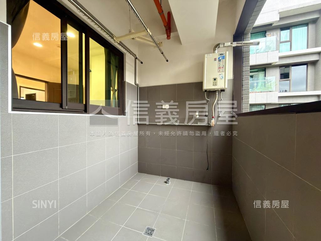 世界之星高樓三房車位房屋室內格局與周邊環境