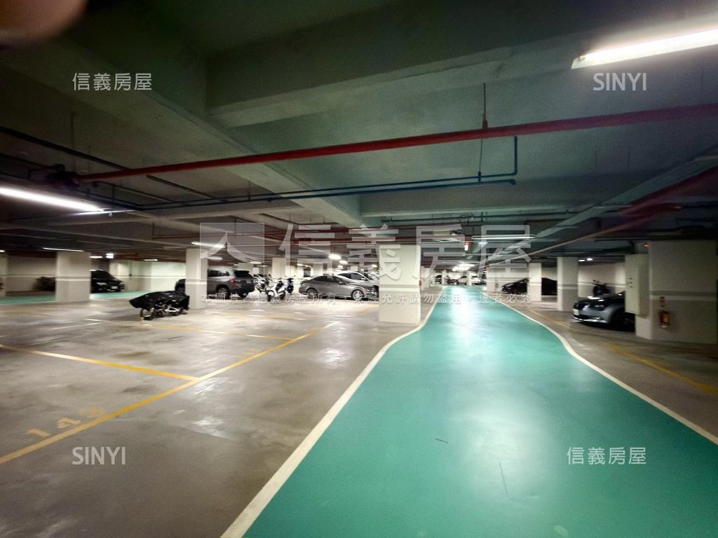 世界之星高樓三房車位房屋室內格局與周邊環境