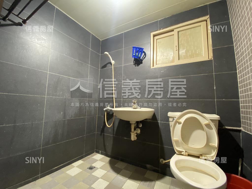 近安平古堡店面土地房屋室內格局與周邊環境