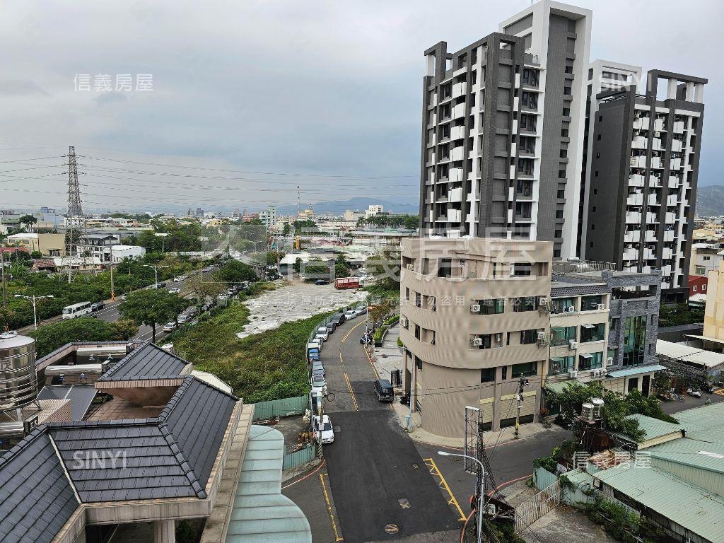 店長推薦近中正路四房車位房屋室內格局與周邊環境