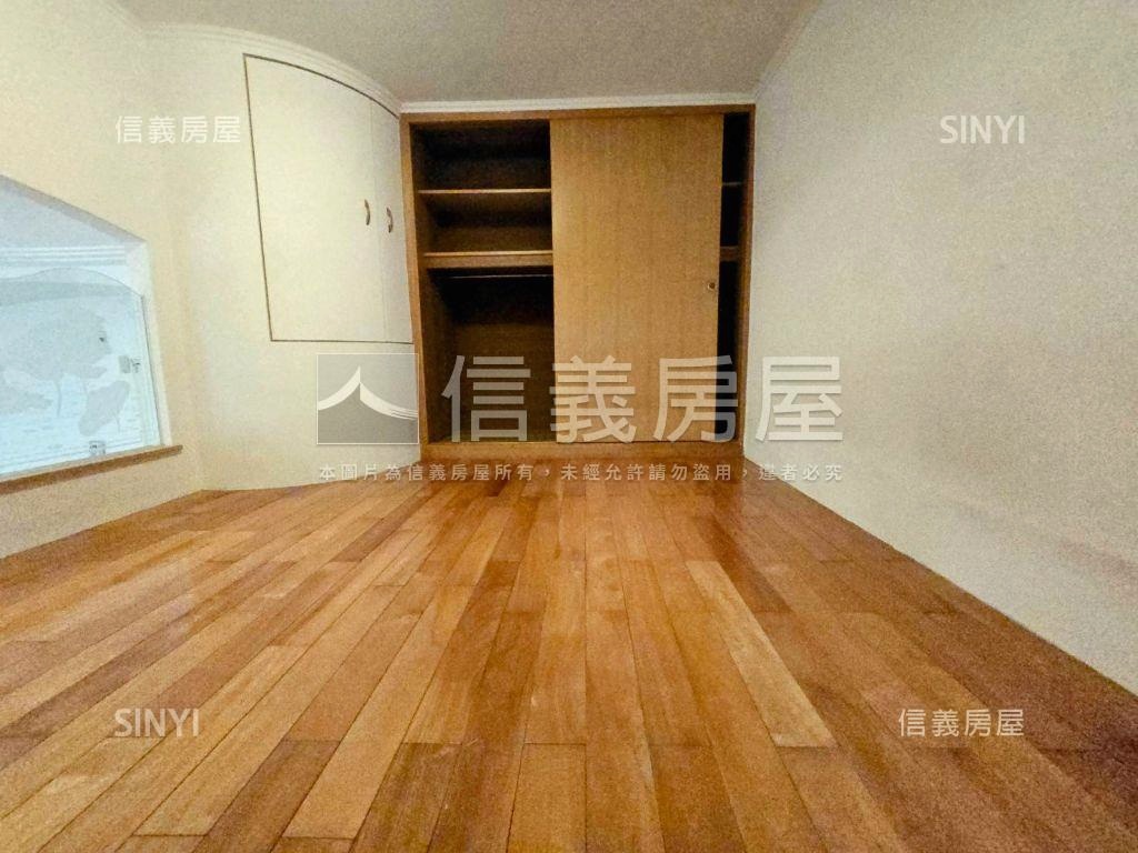 台大新新聞挑高大空間房屋室內格局與周邊環境