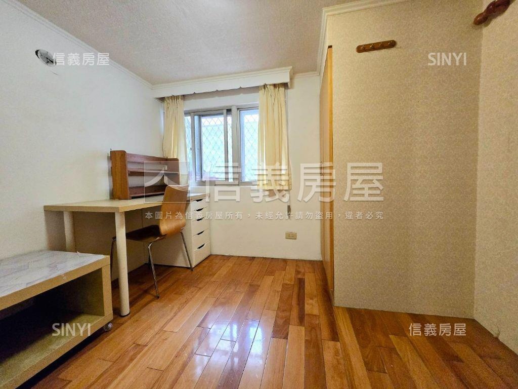 台大新新聞挑高大空間房屋室內格局與周邊環境