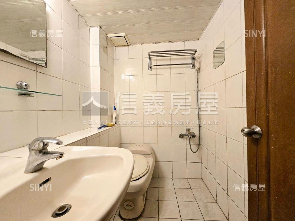 台大新新聞挑高大空間房屋室內格局與周邊環境