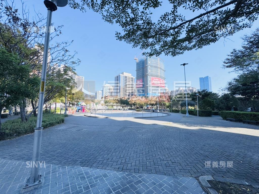 亞昕森中央高樓兩房車位房屋室內格局與周邊環境