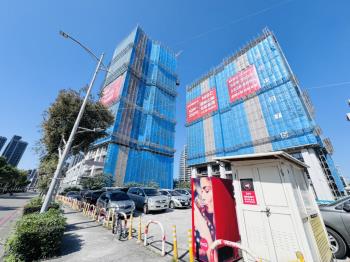 亞昕森中央高樓兩房車位