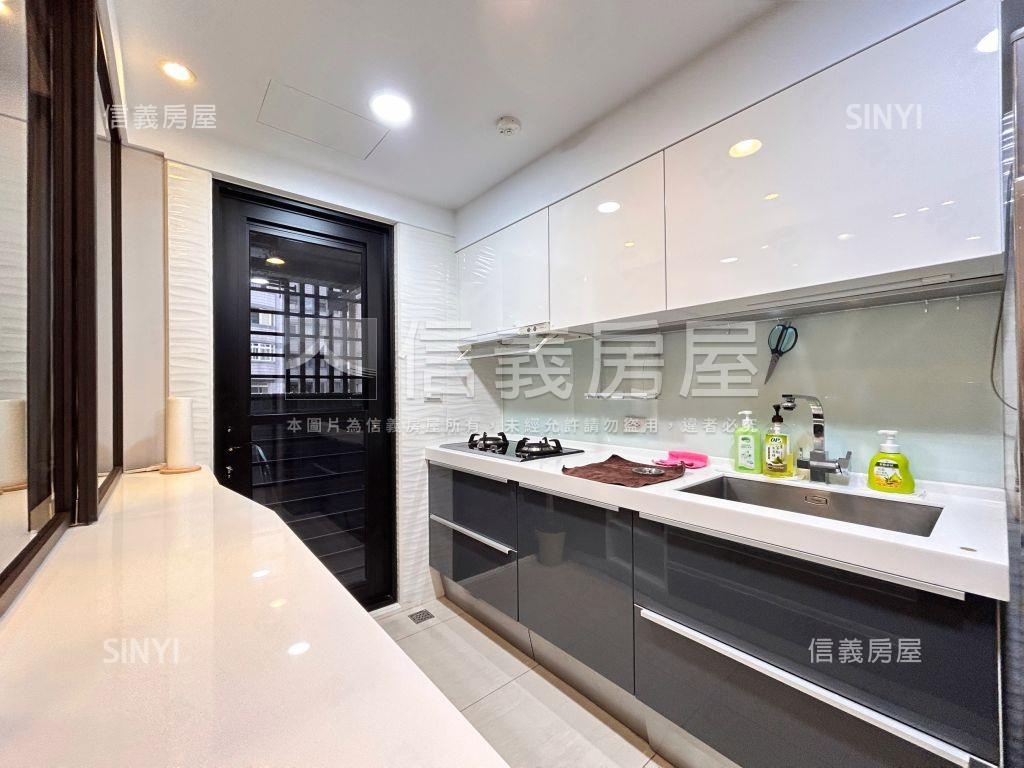 親愛的ＨＯＵＳＥ精裝三房房屋室內格局與周邊環境
