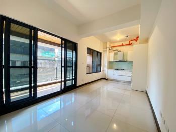 站前東本木兩房車位