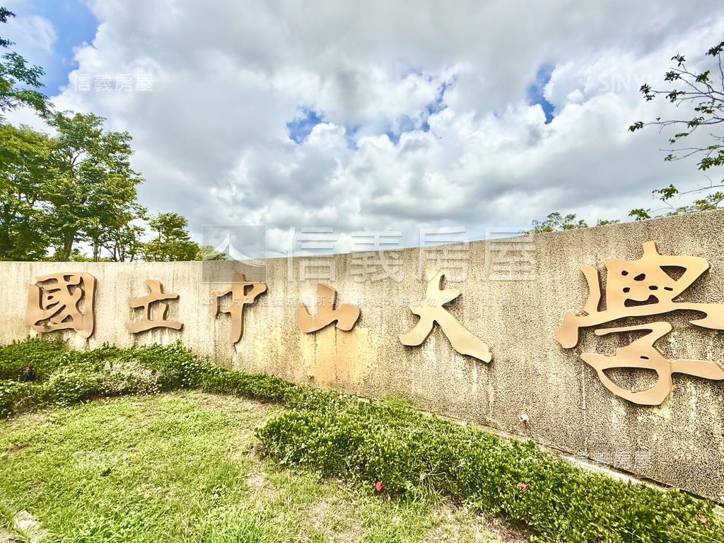 仁武面寬約１３米雙車墅房屋室內格局與周邊環境