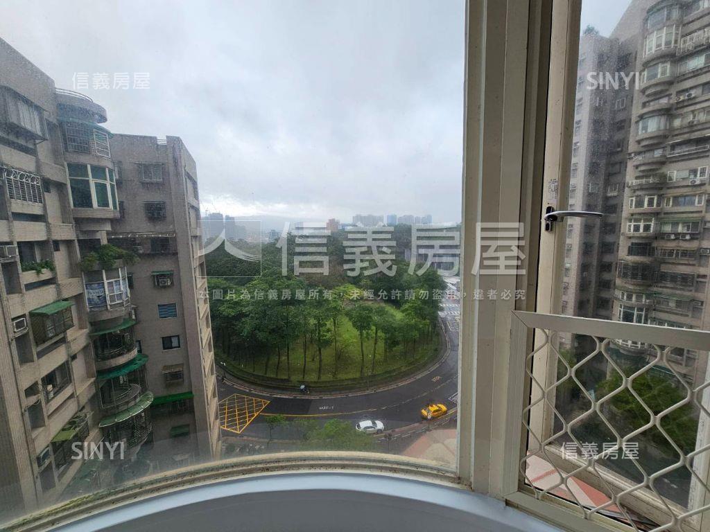 稀有！！南港國宅景觀雙衛房屋室內格局與周邊環境