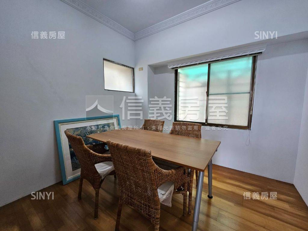 稀有！！南港國宅景觀雙衛房屋室內格局與周邊環境