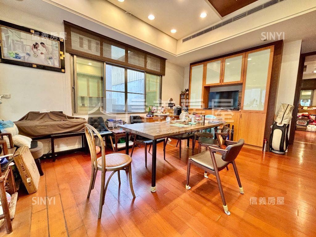 市政巴黎＞雙車位邊間別墅房屋室內格局與周邊環境