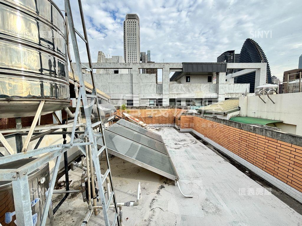 市政巴黎＞雙車位邊間別墅房屋室內格局與周邊環境