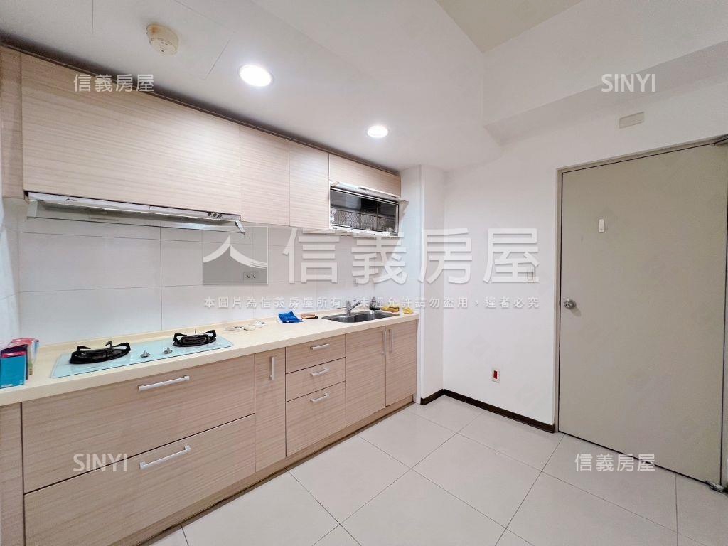 長虹大鎮●稀有方正四房房屋室內格局與周邊環境