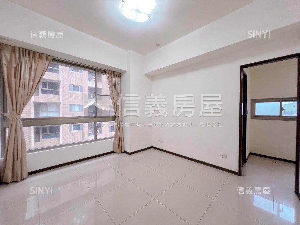 長虹大鎮●稀有方正四房房屋室內格局與周邊環境