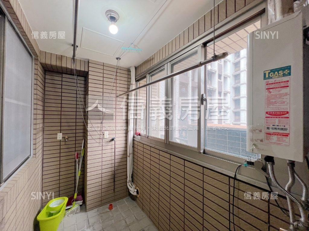長虹大鎮●稀有方正四房房屋室內格局與周邊環境