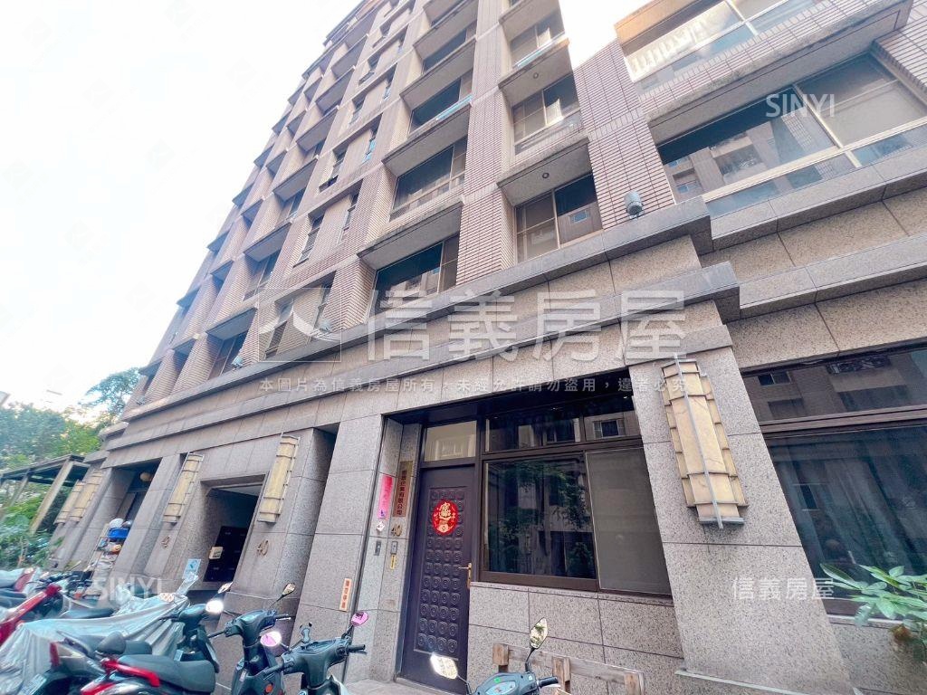 長虹大鎮●稀有方正四房房屋室內格局與周邊環境