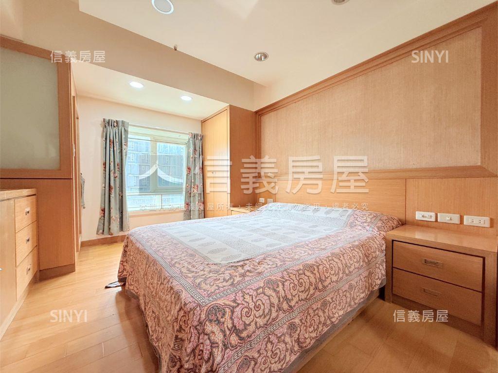 捷運中山國小採光美妝套房房屋室內格局與周邊環境