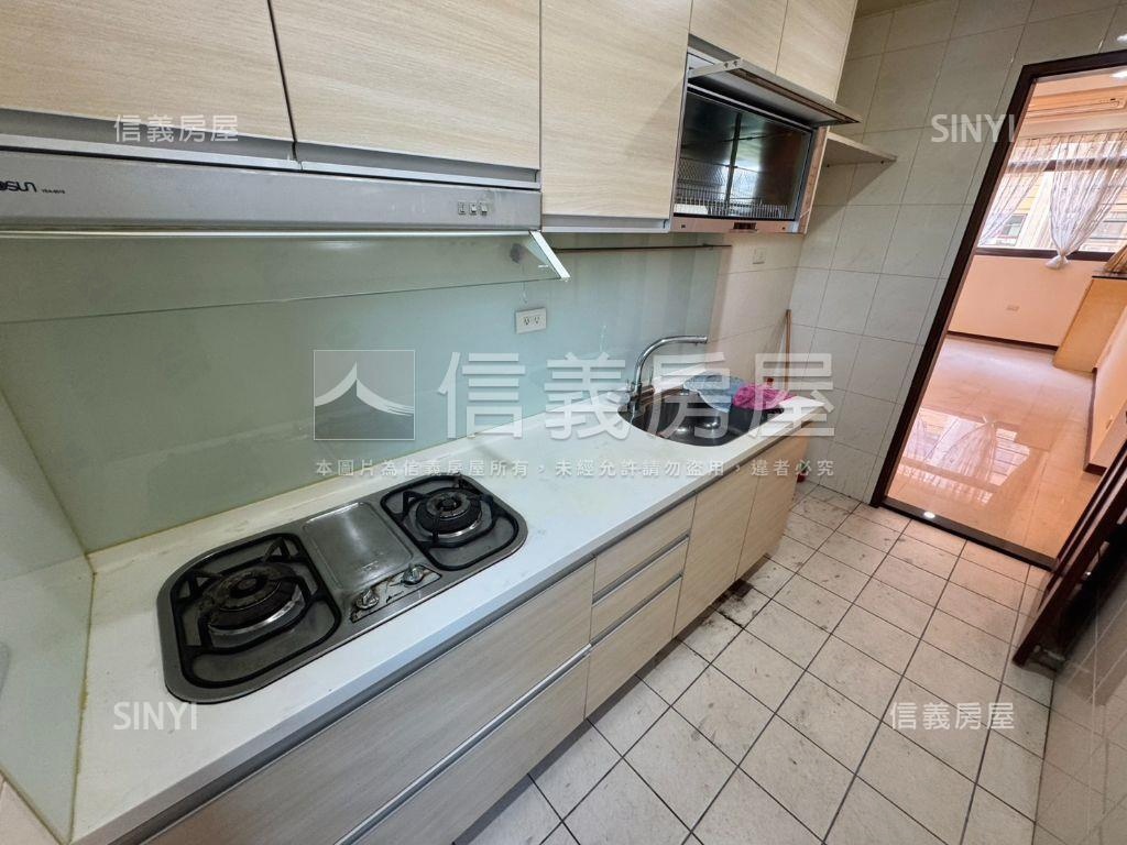 三房平面車位傑士堡房屋室內格局與周邊環境