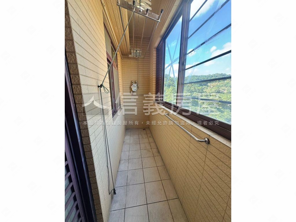 三房平面車位傑士堡房屋室內格局與周邊環境