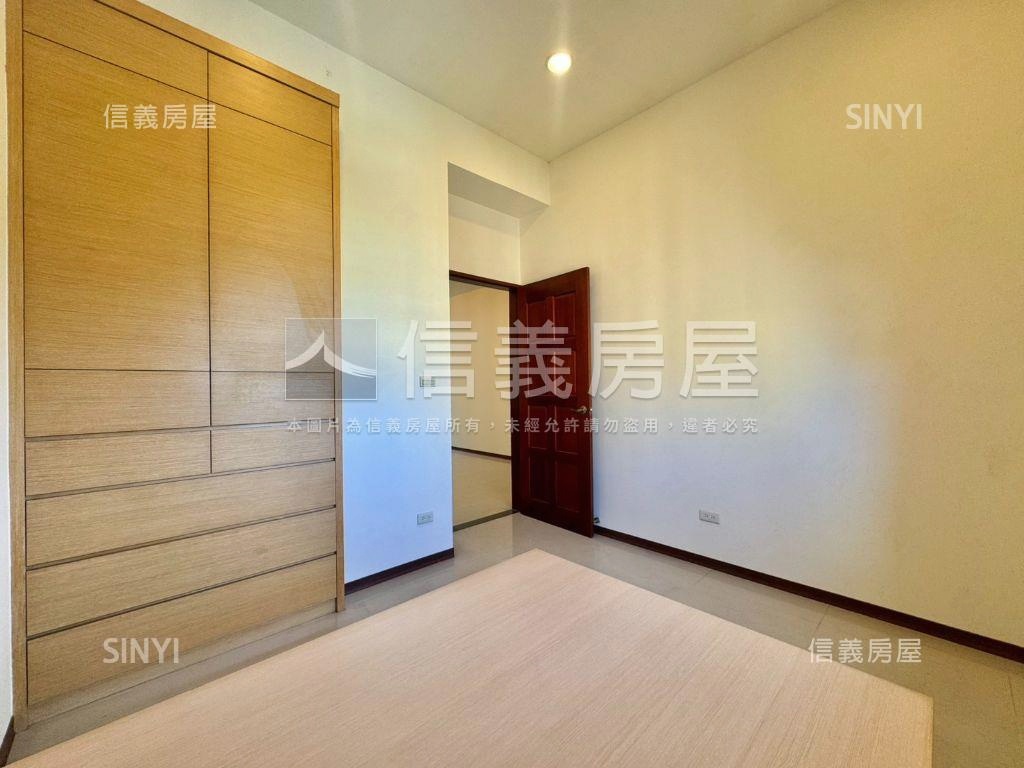 三房平面車位傑士堡房屋室內格局與周邊環境