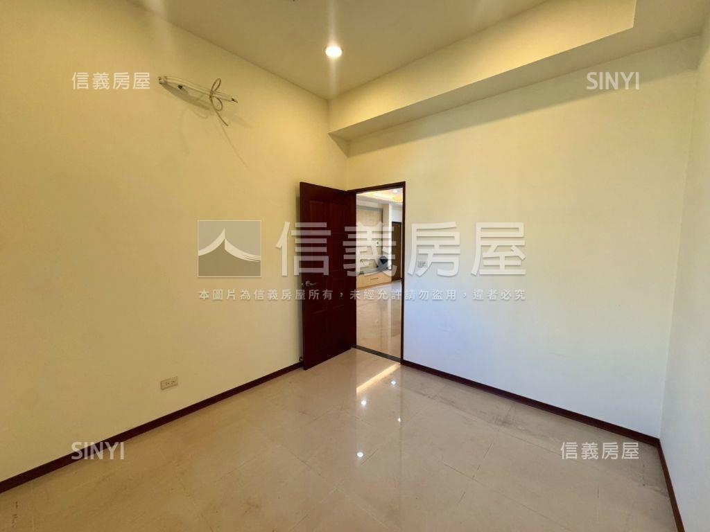 三房平面車位傑士堡房屋室內格局與周邊環境