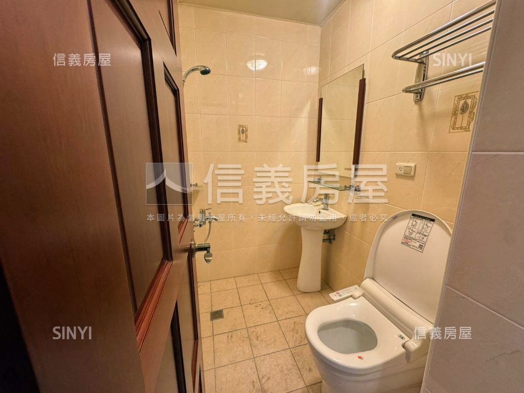 三房平面車位傑士堡房屋室內格局與周邊環境